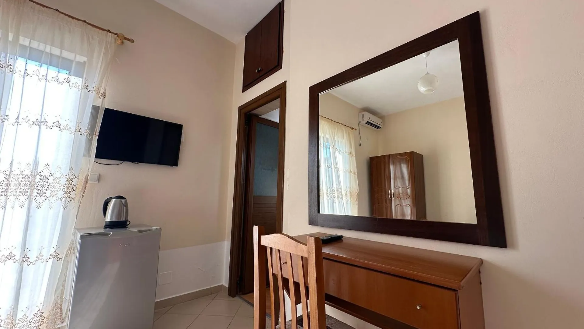 Ion Sea View Apartment Ksamil
