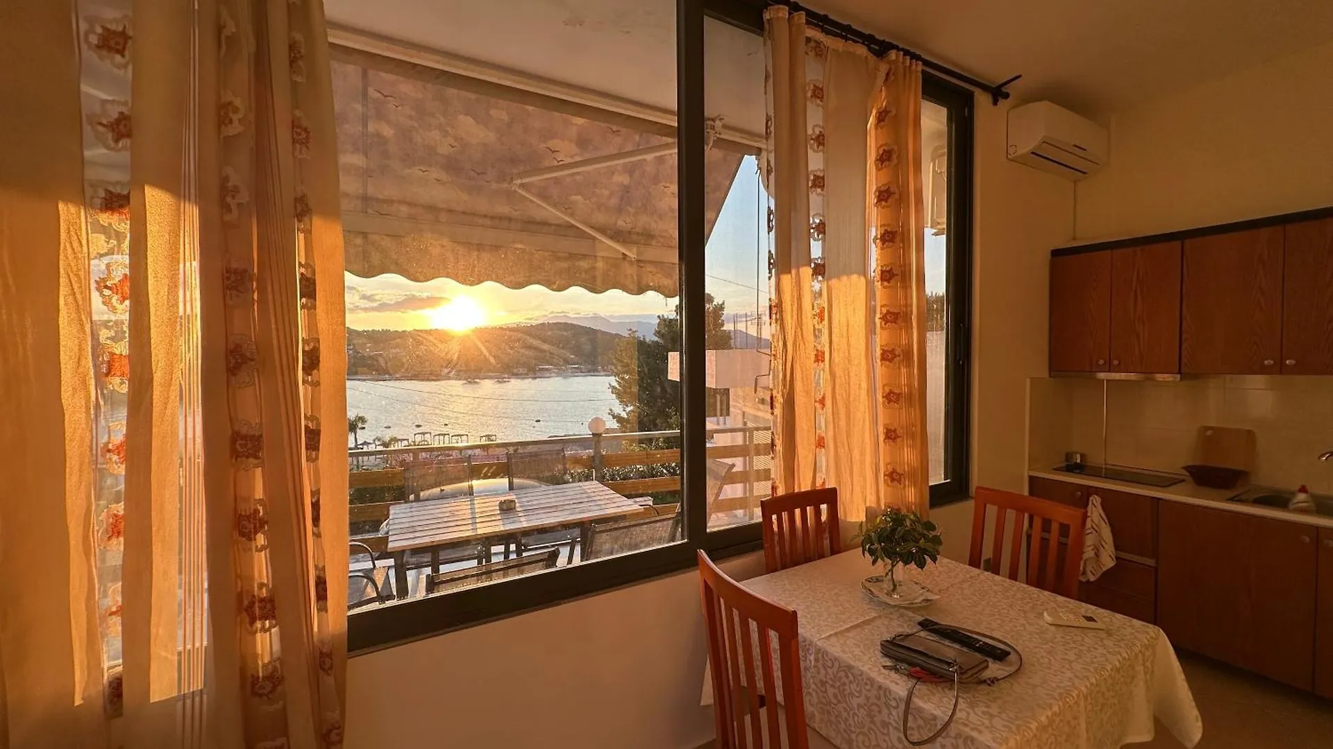 Ion Sea View Apartment Ksamil