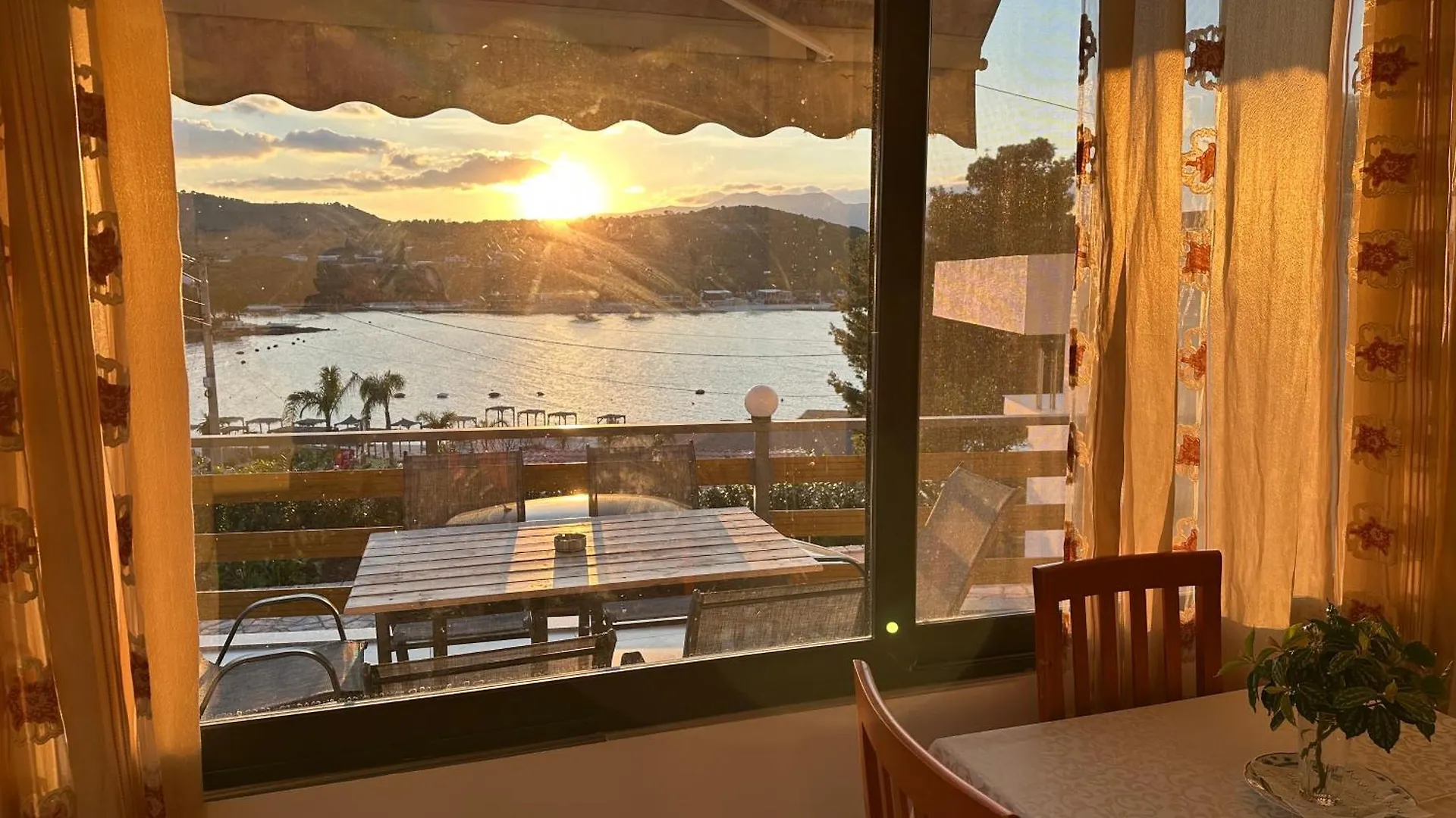 Appartamento Ion Sea View Ksamil