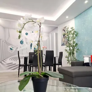 Daniel Beachfront, 2 Wifi Free , Playa de las Americas (Tenerife) Spagna